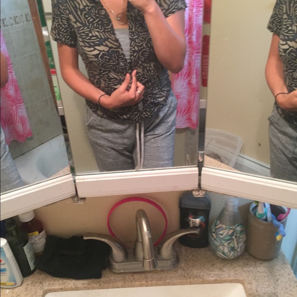 Patterned top - Picture 2 of 6